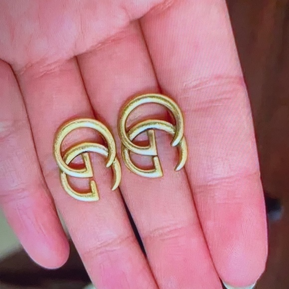 Double GG never worn authentic Gold plated stain-less Gucci Earrings - Picture 4 of 5